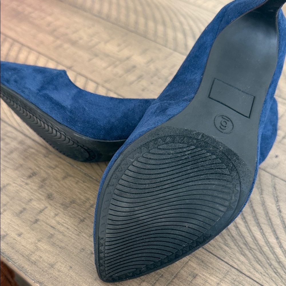 Classic Navy Suede Pointed-Toe Pumps - Picture 2 of 2